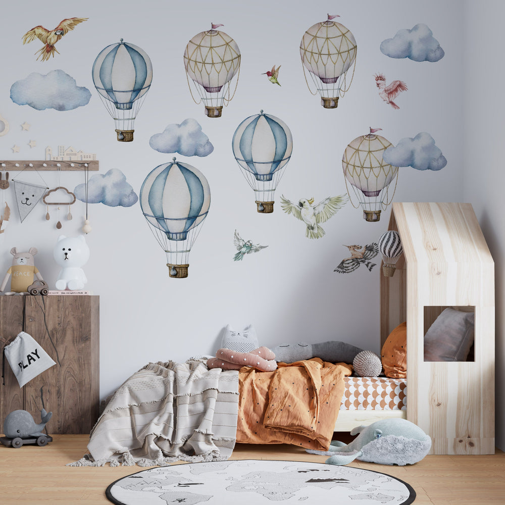 Wandtattoos mit Heißluftballons, Wolken und Papageien